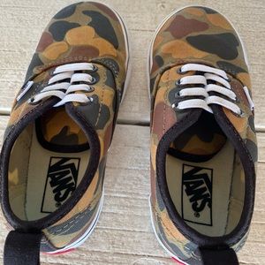 Vans camo shoes size 9.5